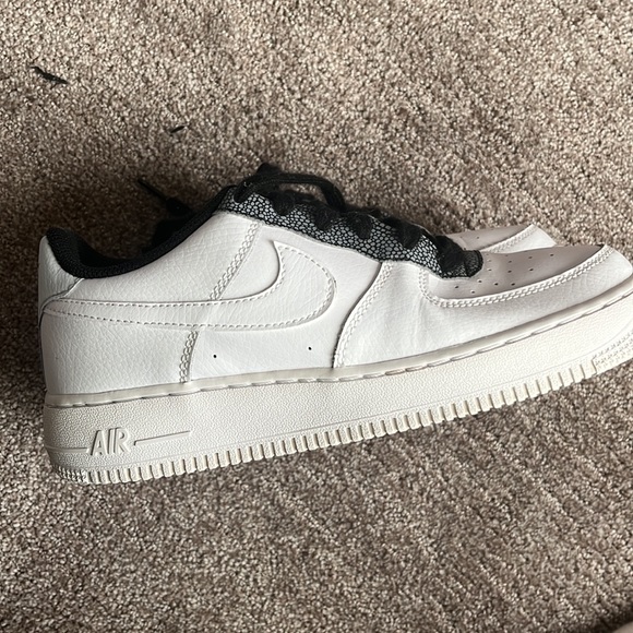 White and black airforces - Picture 2 of 5